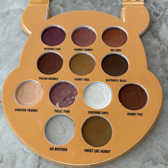 Winnie the Pooh and My Melody Eyeshadow Palette Set Limited Edition - Picture 7 of 10